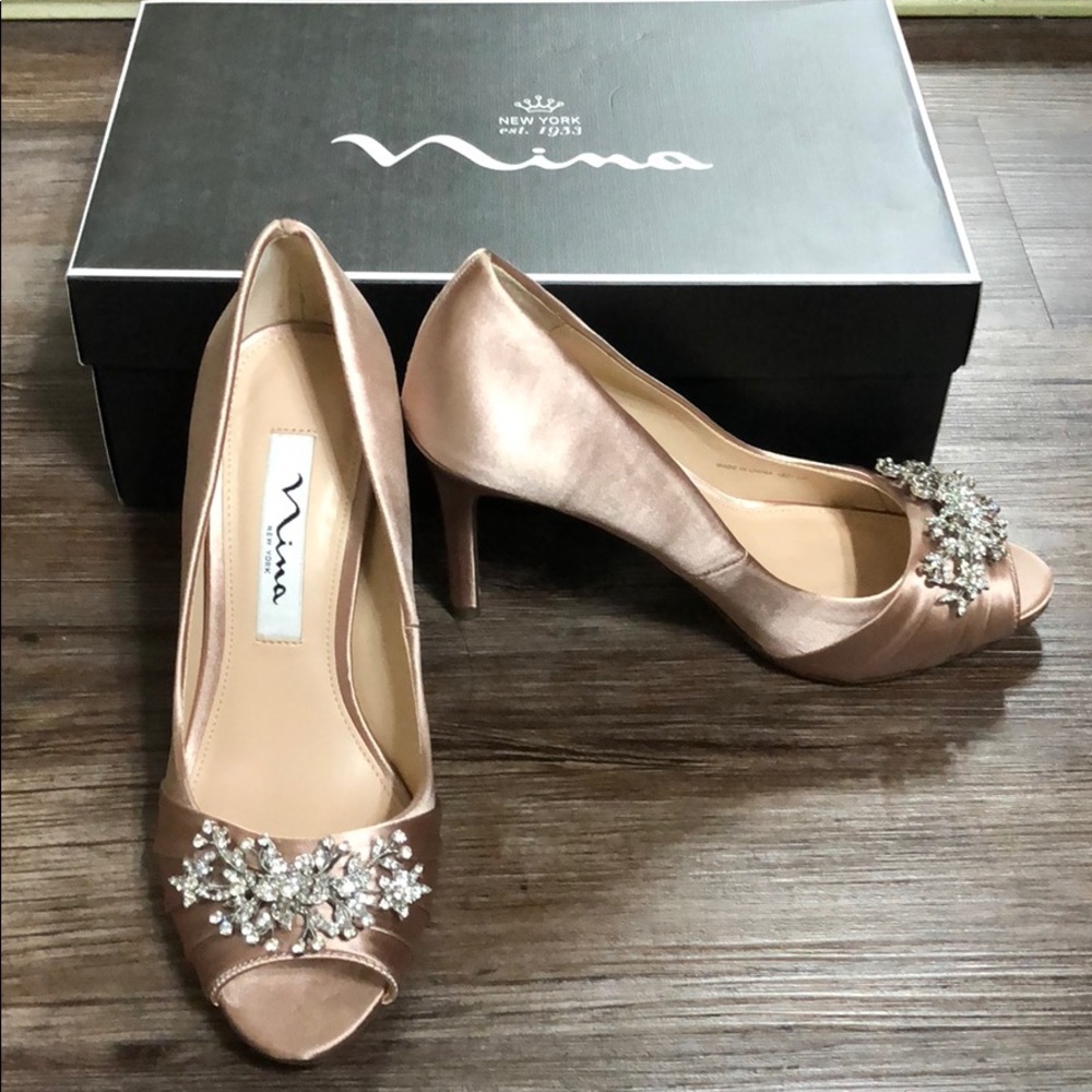 Nina Rumina Pumps